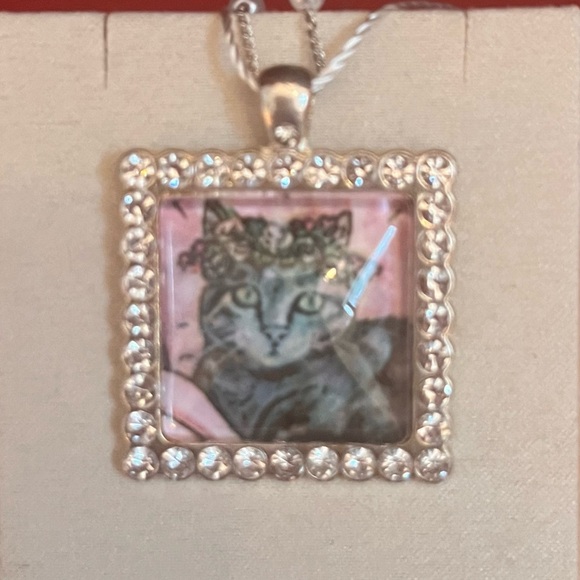 NWT Violet Cottage Artwork Necklace Cat With Floral Crown Silver Tone Faux Pearl - Picture 2 of 6